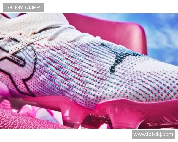 休闲与运动的完美结合 足球球星同款舒适球鞋带来非凡体验